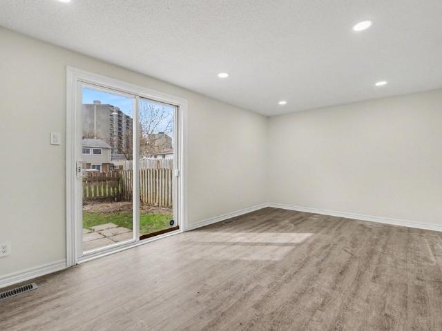 Apartment for rent in Mulhurst Bay, Ontario