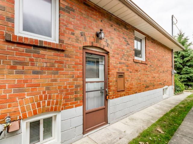 House for rent in Etobicoke—Lakeshore, Toronto
