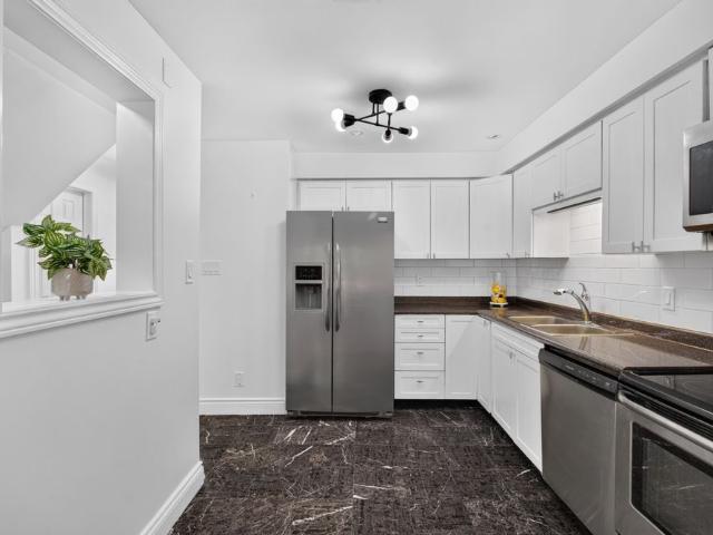 Townhouse for rent in Georgina, Ontario