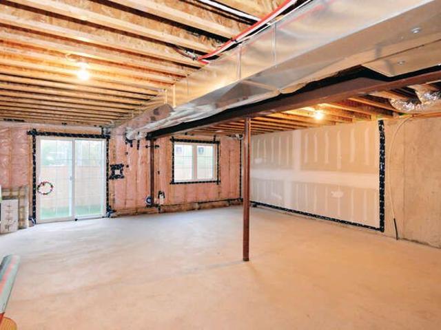 Townhouse for rent in Dufferin, Ontario