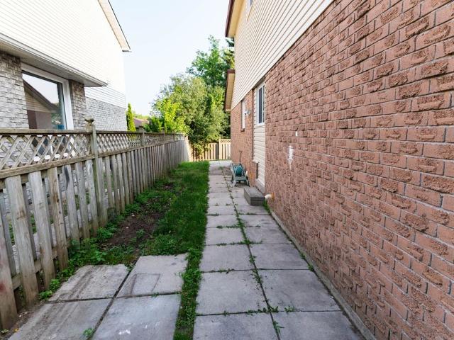 House for rent in Samac, Oshawa