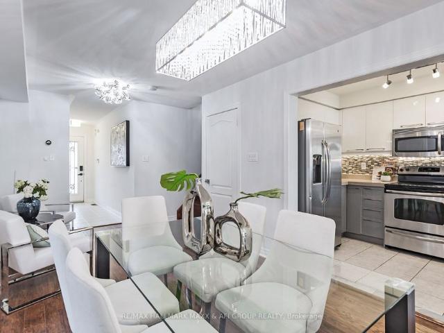 Townhouse for rent in Richmond Hill, Golden Horseshoe