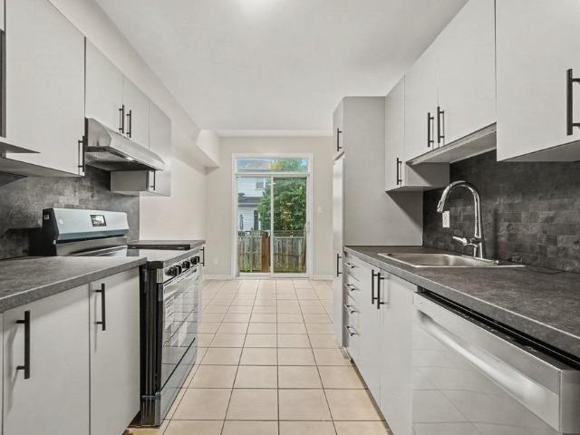 Townhouse for rent in Mulhurst Bay, Ontario