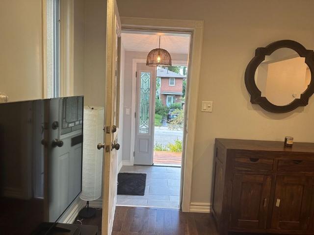 House for rent in Etobicoke—Lakeshore, Toronto
