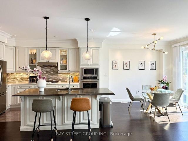 Townhouse for rent in Oakville, Golden Horseshoe