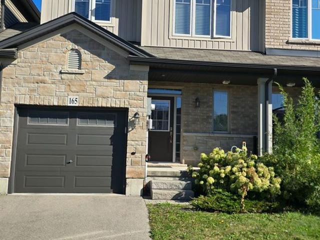 Townhouse for rent in Ancaster, Ontario