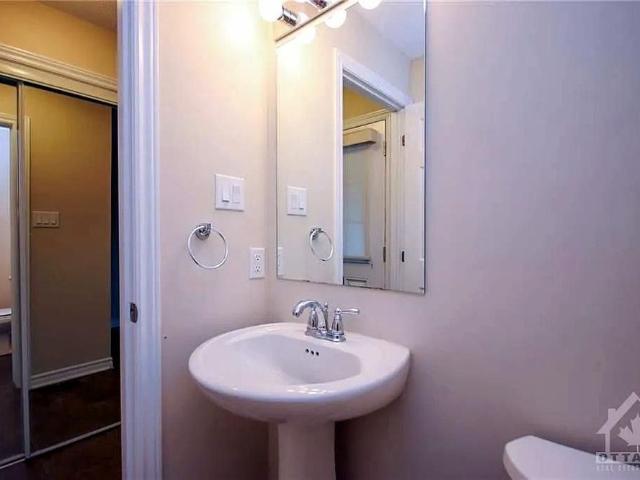 Townhouse for rent in Mulhurst Bay, Ontario