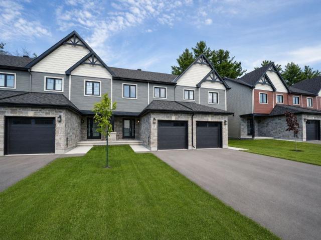 Townhouse for rent in Clarence-rockland, Ontario