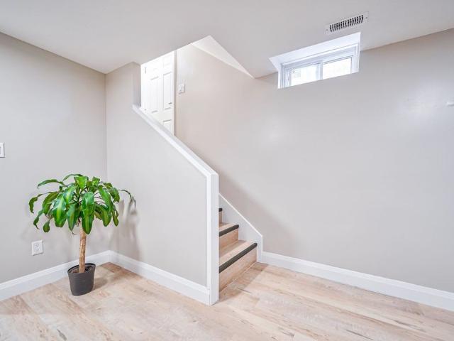 Room for rent in York, Ontario