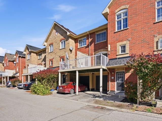 Townhouse for rent in Glen Grove, Pickering