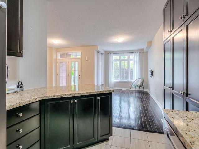 Apartment for rent in Burlington, Golden Horseshoe