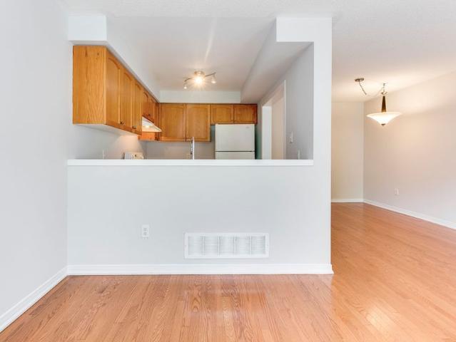 Townhouse for rent in Burlington, Ontario