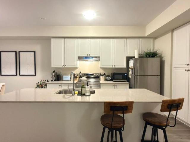 Townhouse for rent in Ancaster, Ontario