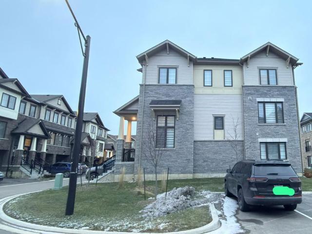 Townhouse for rent in Nash North, Hamilton