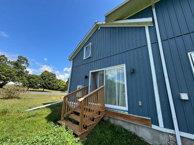 Apartment for rent in Hillier, Central Ontario