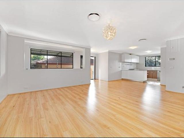 Townhouse for rent in Sydney, New South Wales