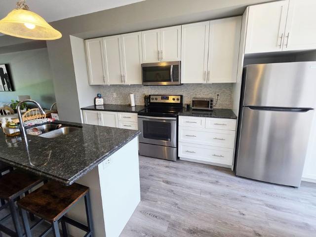 Townhouse for rent in Ancaster, Ontario