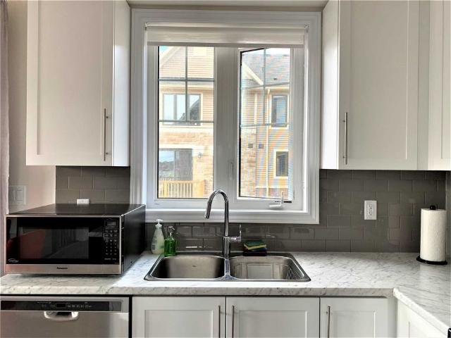 Townhouse for rent in Hamilton, Golden Horseshoe