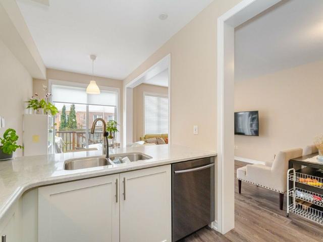Townhouse for rent in Ancaster, Ontario
