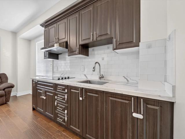 Townhouse for rent in Woodbridge, Vaughan
