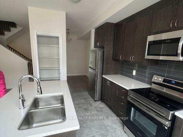 Townhouse for rent in Mulhurst Bay, Ontario