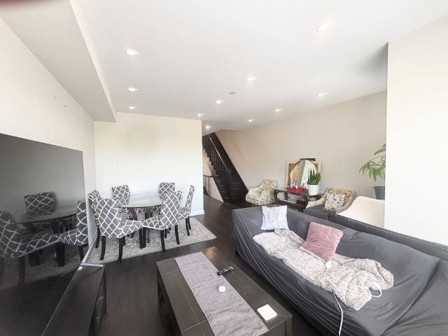 Townhouse for rent in Oakville, Ontario