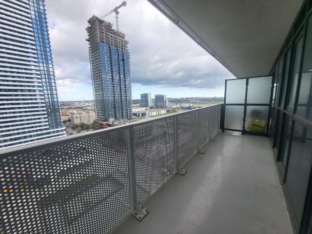 Apartment for rent in Interchange Hwy 400 & 7, Vaughan