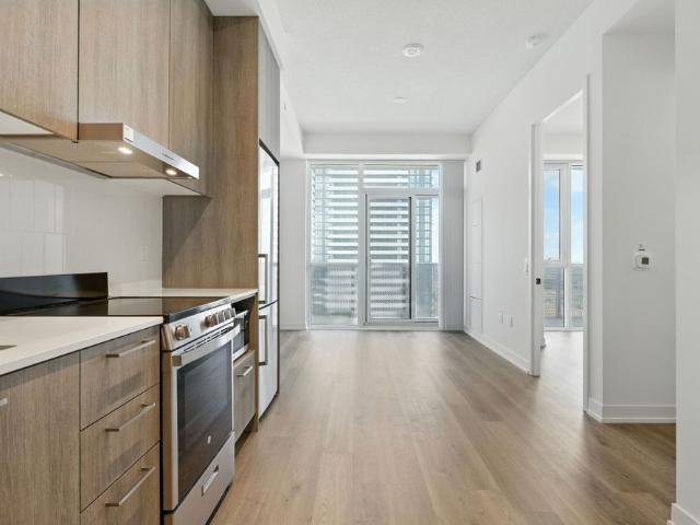 Apartment for rent in Interchange Hwy 400 & 7, Vaughan