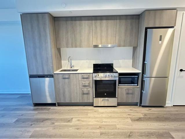 Apartment for rent in Interchange Hwy 400 & 7, Vaughan