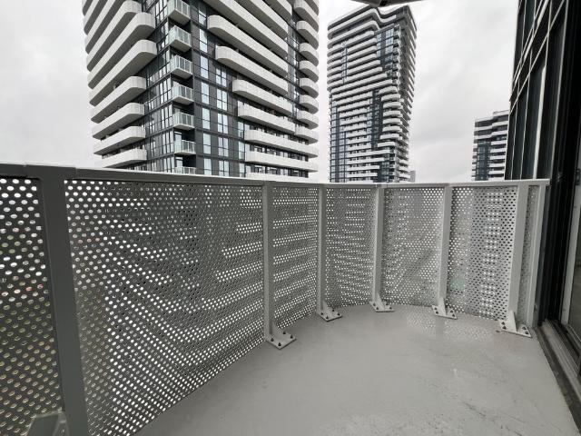 Apartment for rent in Interchange Hwy 400 & 7, Vaughan