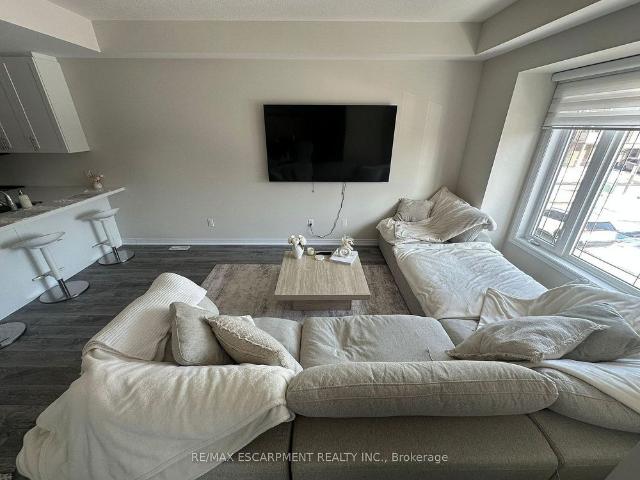 Townhouse for rent in Ancaster, Ontario