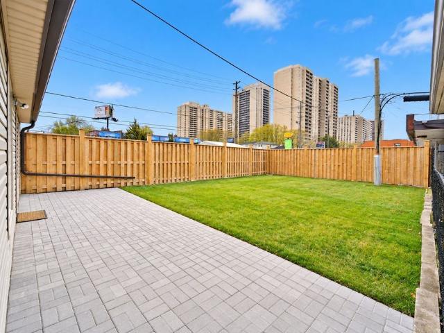 Apartment for rent in Eglinton—Lawrence, Toronto