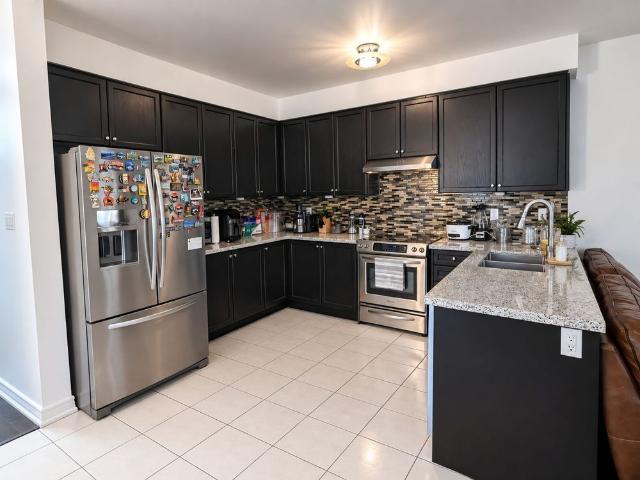 Townhouse for rent in Scarborough Southwest, Toronto