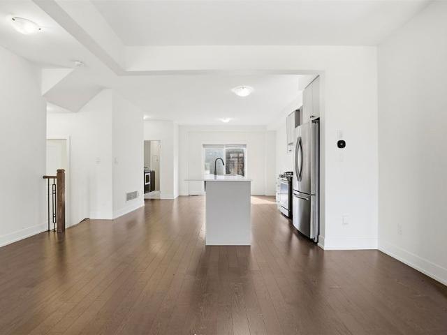 Townhouse for rent in Whitby, Golden Horseshoe