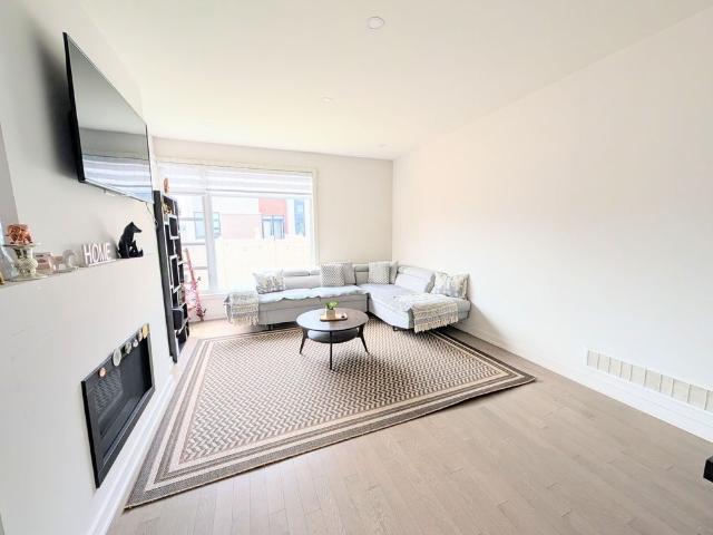 Townhouse for rent in Mulhurst Bay, Ontario
