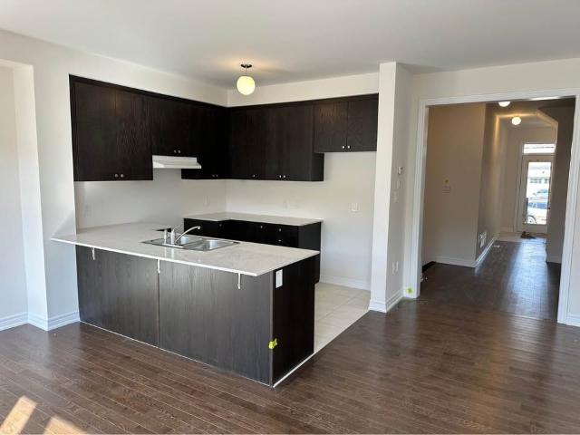 Townhouse for rent in Kedron, Oshawa