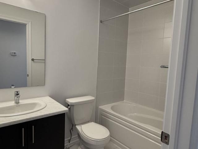 Townhouse for rent in Kedron, Oshawa