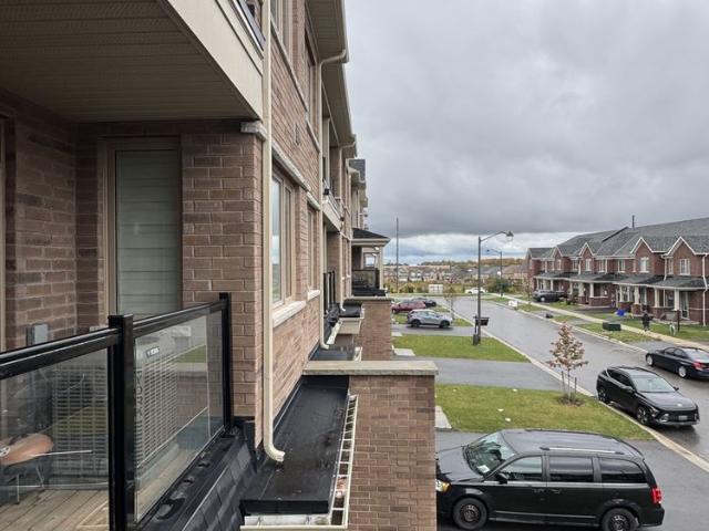 Townhouse for rent in Kedron, Oshawa