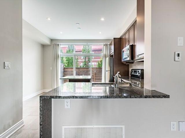 Apartment for rent in Central Erin Mills, Mississauga