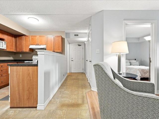Apartment for rent in Burlington, Golden Horseshoe