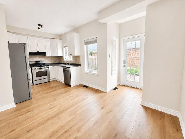 Townhouse for rent in Ancaster, Ontario