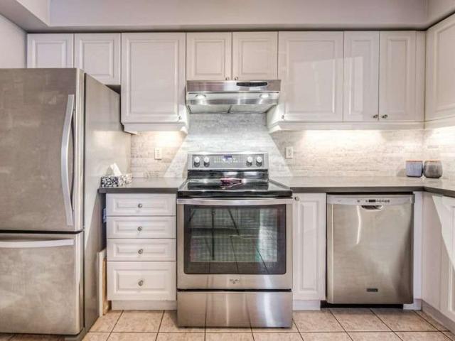 Townhouse for rent in Oakville, Golden Horseshoe