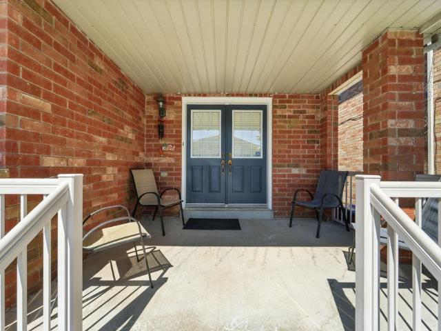 Room for rent in Georgina, Ontario