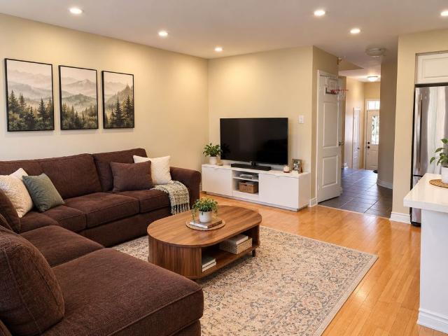 Townhouse for rent in Whitby, Golden Horseshoe