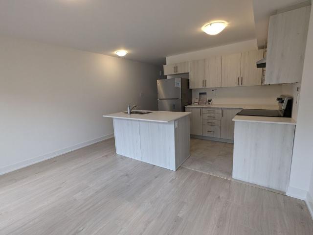 Townhouse for rent in Hewitt's Gate, Barrie