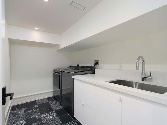 House for rent in Etobicoke—Lakeshore, Toronto