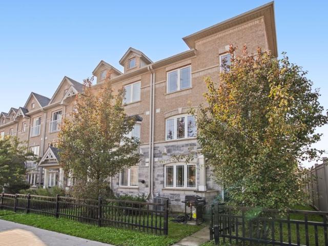 Townhouse for rent in Whitby, Golden Horseshoe