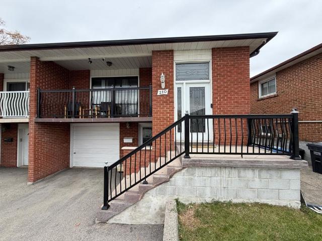 House for rent in Brampton, Golden Horseshoe