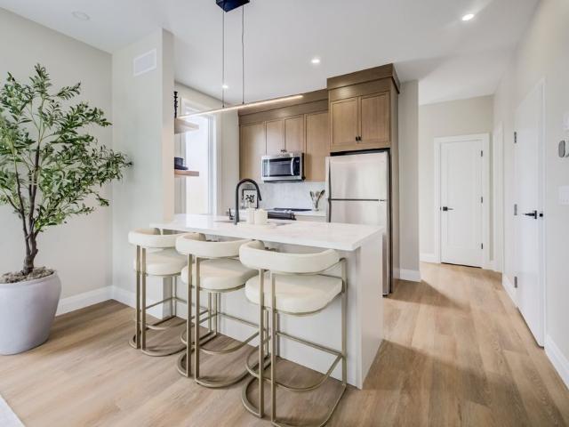 Townhouse for rent in Grand River North, Kitchener