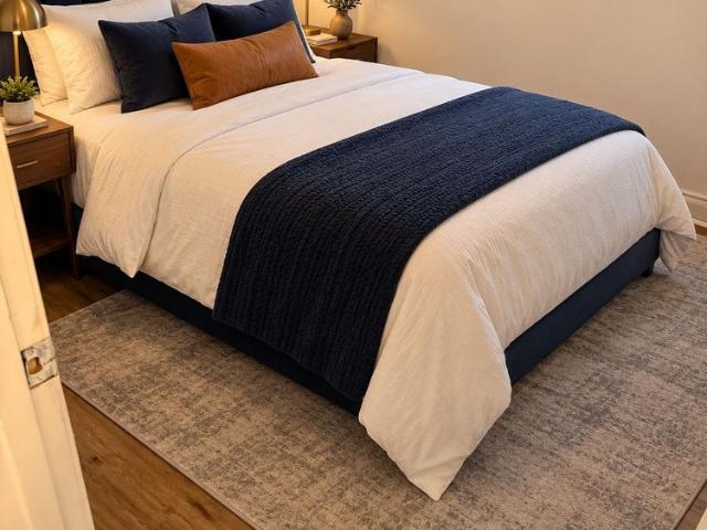 House for rent in Mineola, Mississauga